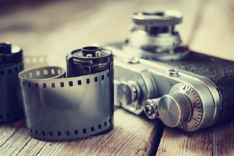 Alter Fotoapparat mit Filmrolle