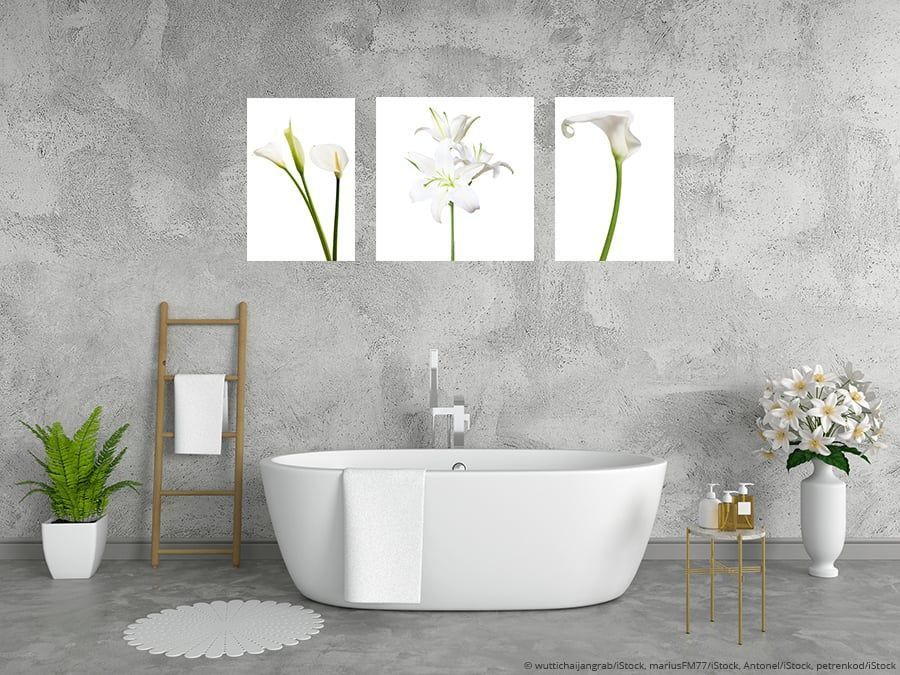 Blumenbilder im Badezimmer aufgehangen.